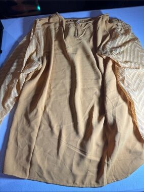 Women's Cream Puff-Sleeve Shirt